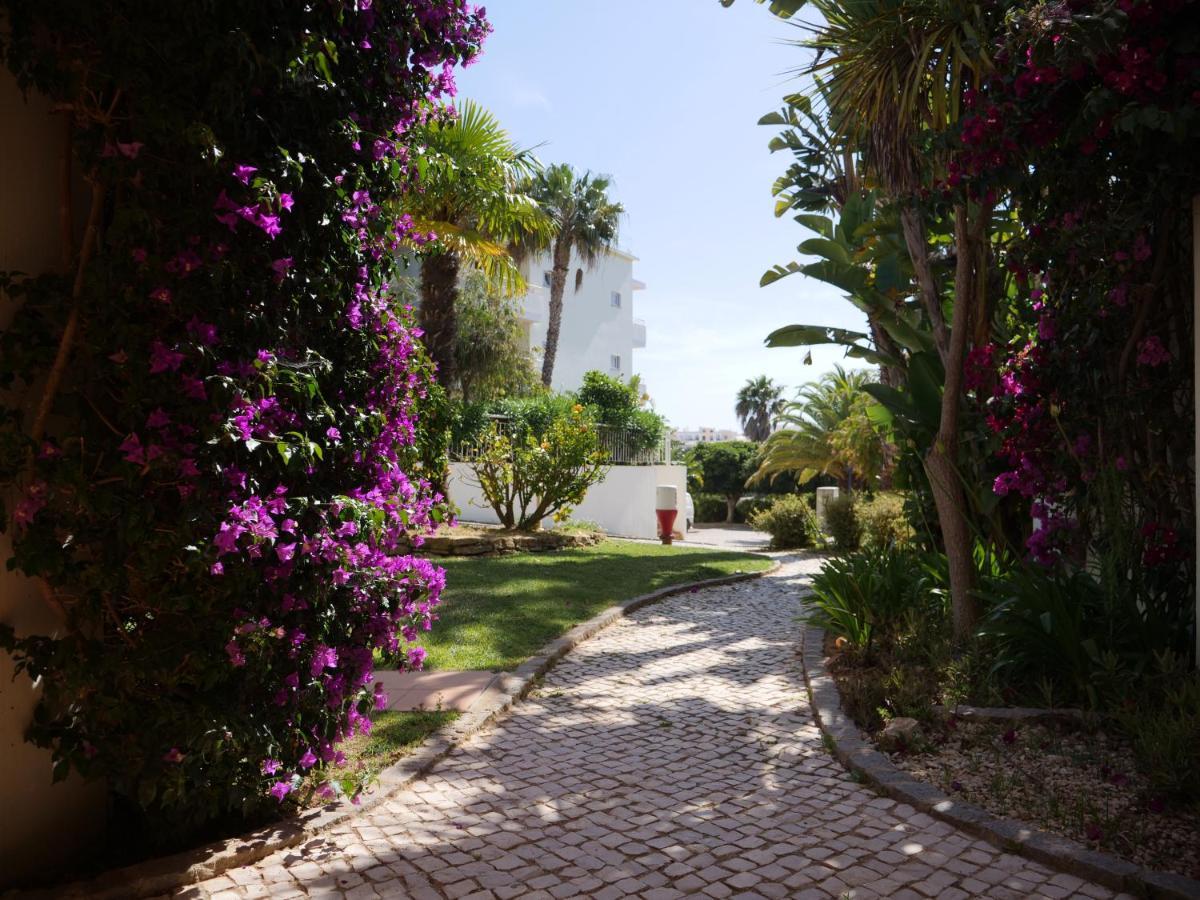 Spacious Apartment near Porto de Mos Beach, Lagos. Exterior foto