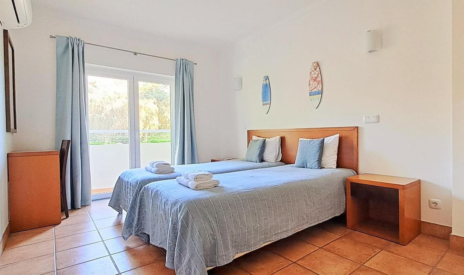 Spacious Apartment near Porto de Mos Beach, Lagos. Exterior foto